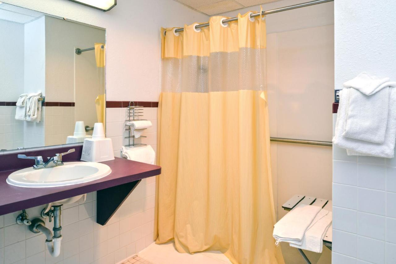 Country Garden & Suites-Benton Bagian luar foto