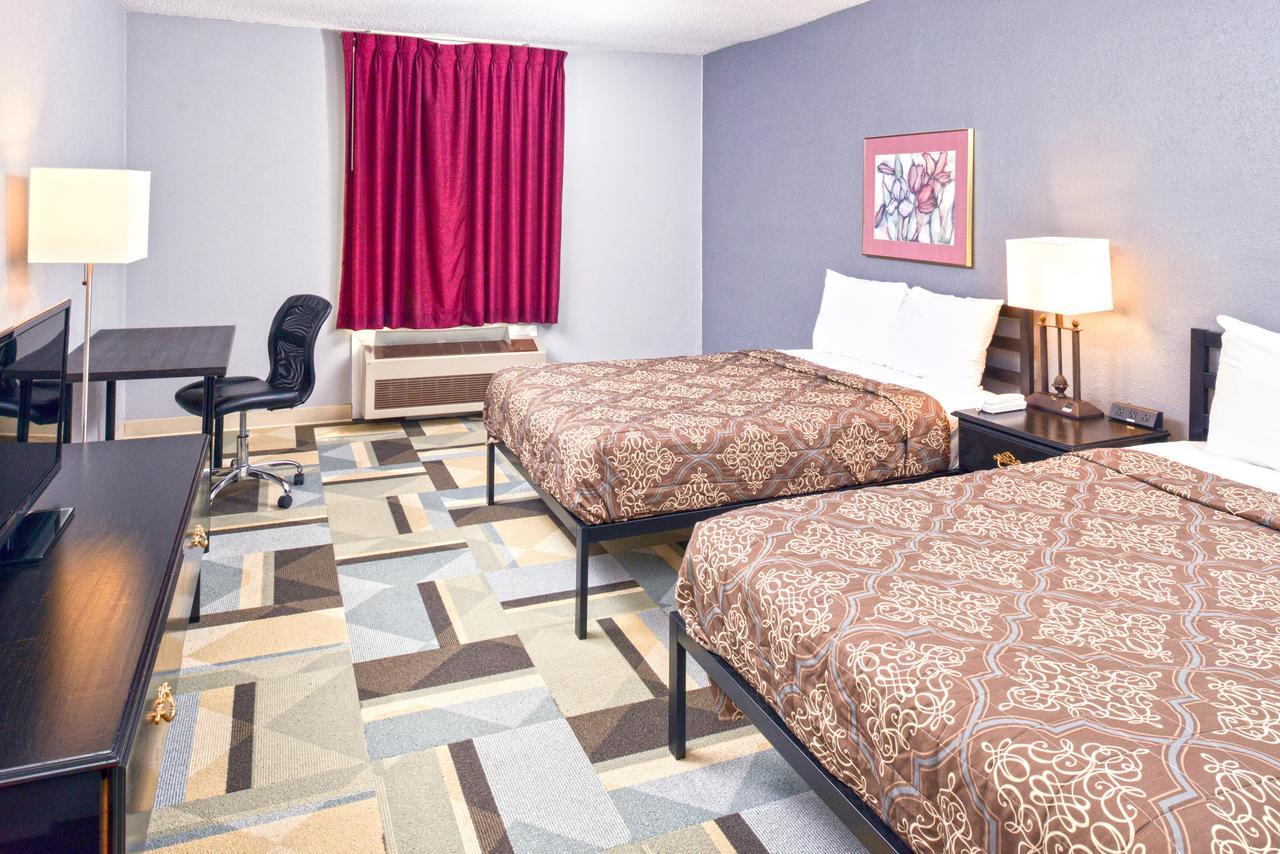 Country Garden & Suites-Benton Bagian luar foto