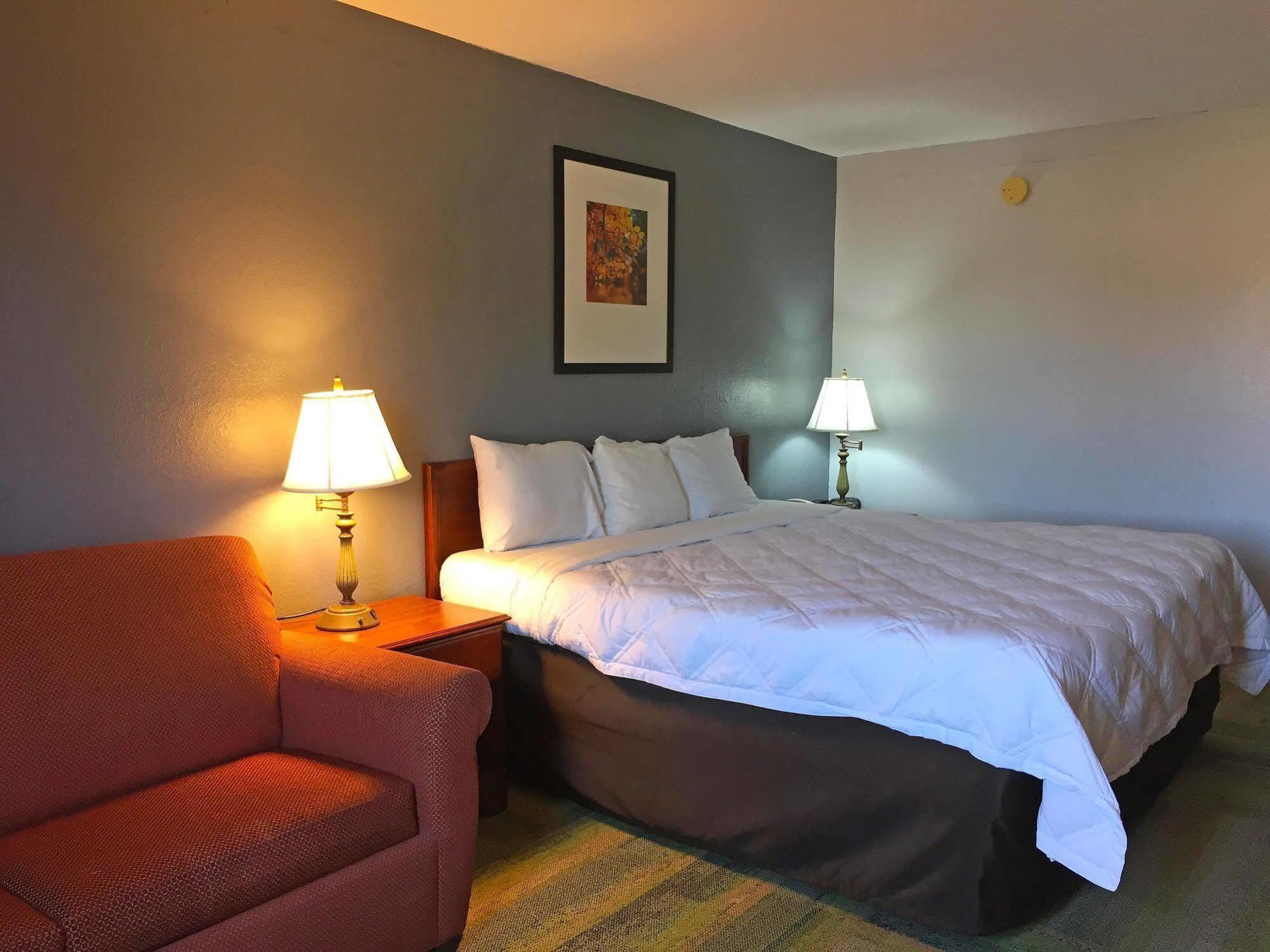 Country Garden & Suites-Benton Bagian luar foto