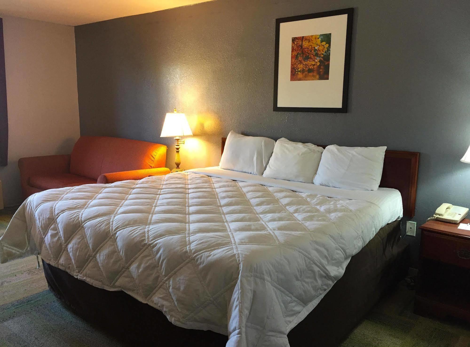 Country Garden & Suites-Benton Bagian luar foto