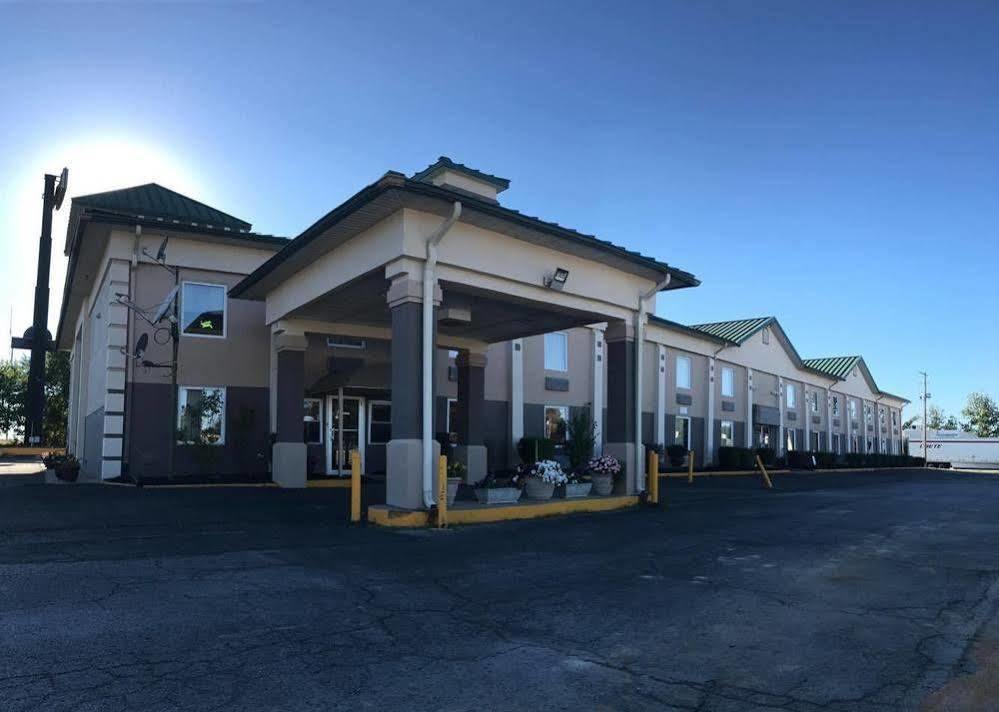 Country Garden & Suites-Benton Bagian luar foto